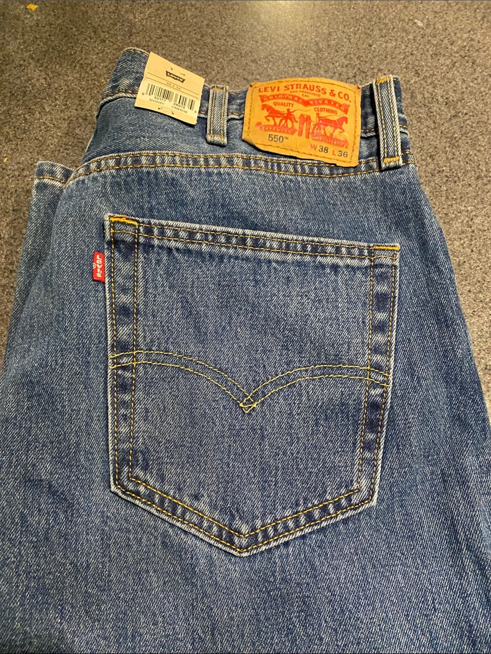 Levi's 550 Relaxed Fit Men's Jeans - Light Blue Denim